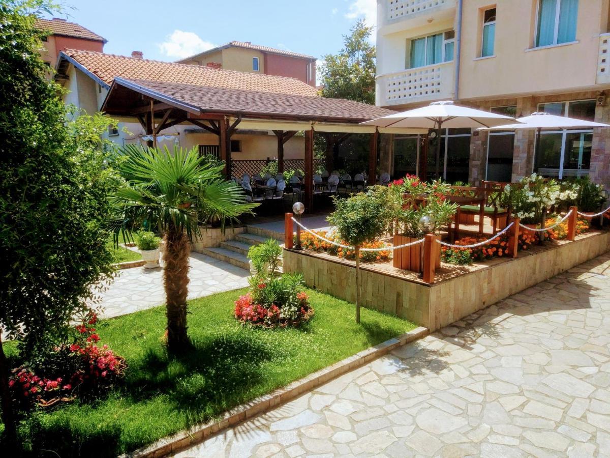 Saint George Family Hotel Lozenets Bagian luar foto