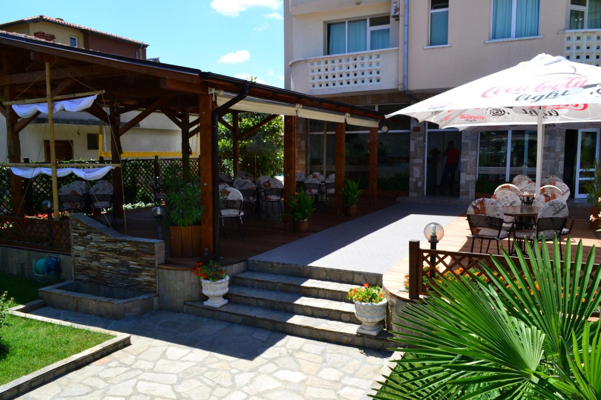 Saint George Family Hotel Lozenets Bagian luar foto