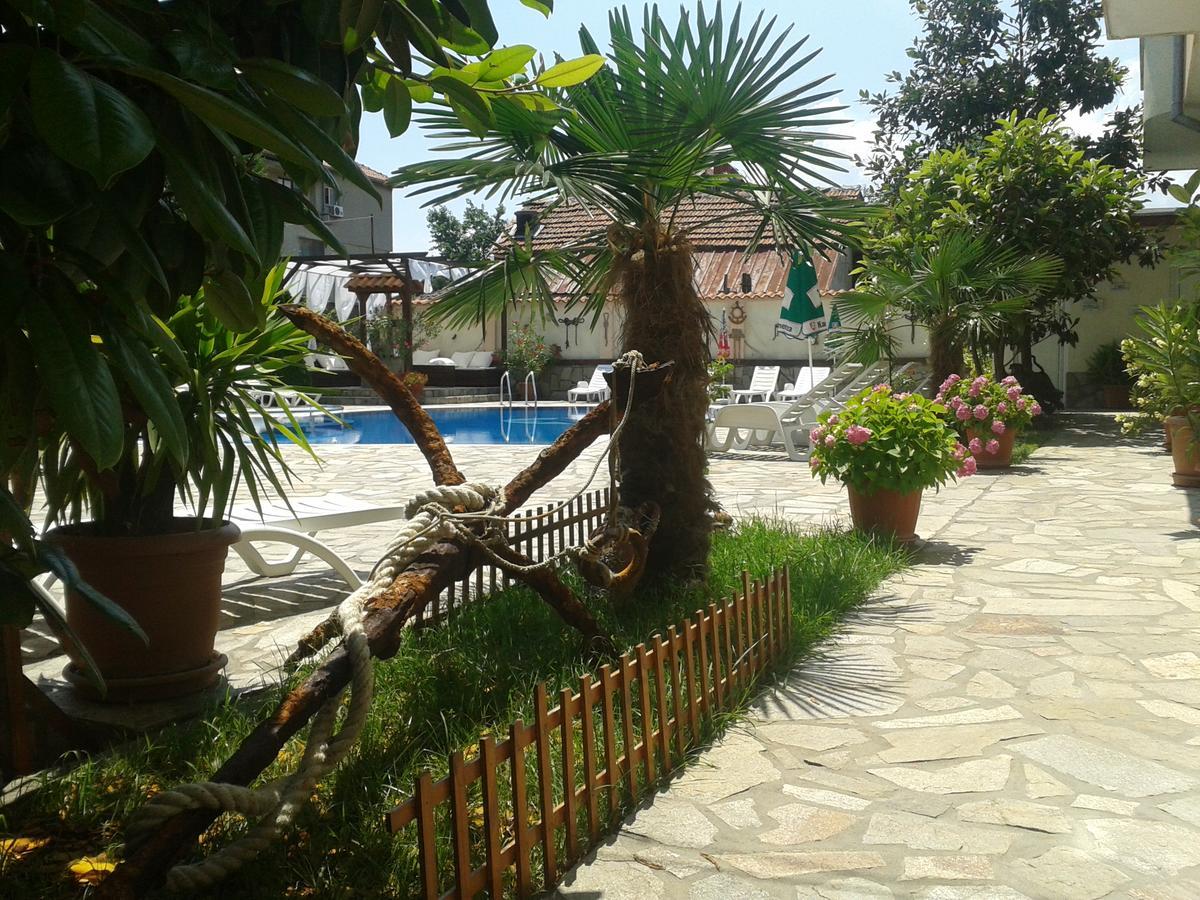 Saint George Family Hotel Lozenets Bagian luar foto